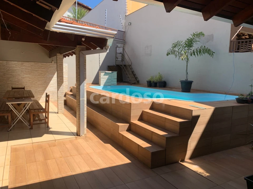 Imagens do imóveis Casa no centro com 4 quartos à venda por R$ 895.000 - Ibiporã/PR
