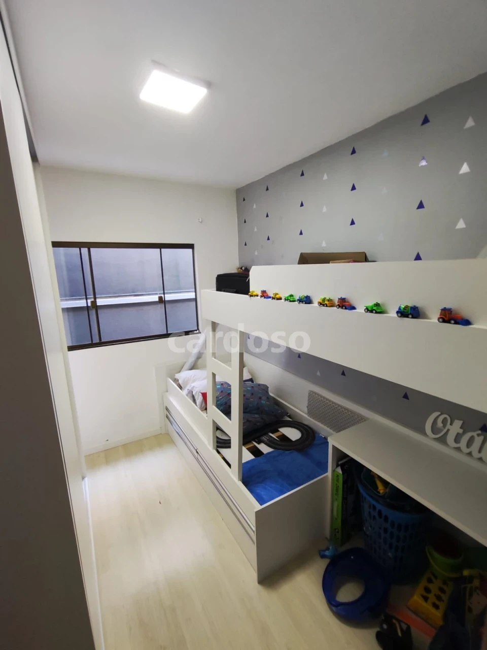 Casa à venda com 2 quartos e 2 vagas - Ibiporã - PR