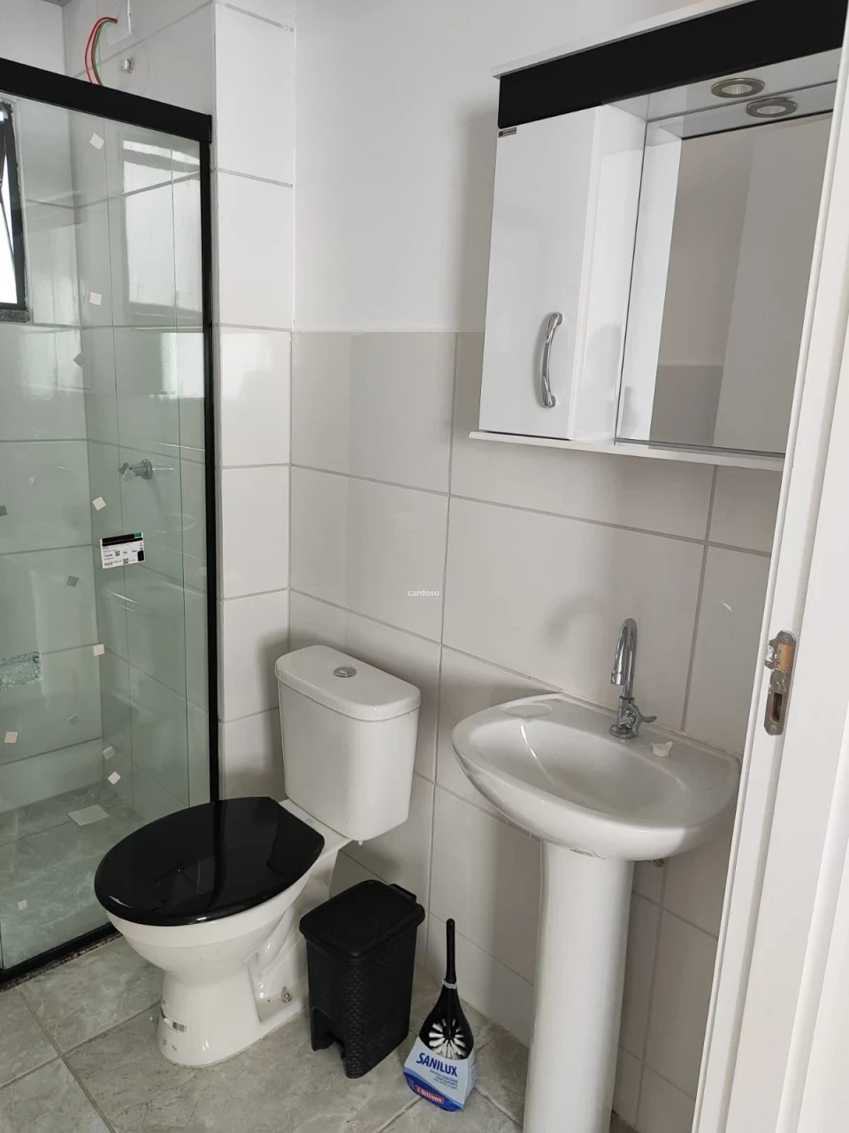 Apartamento com 2 dormitórios para locação, 43 m² por R$ 900 – Semiramis – Londrina/PR