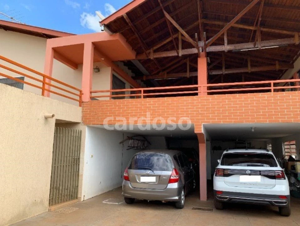 CASA COM 4 QUARTOS E ÁREA GOURMET À VENDA - VILA ROMANA - IBIPORÃ/PR