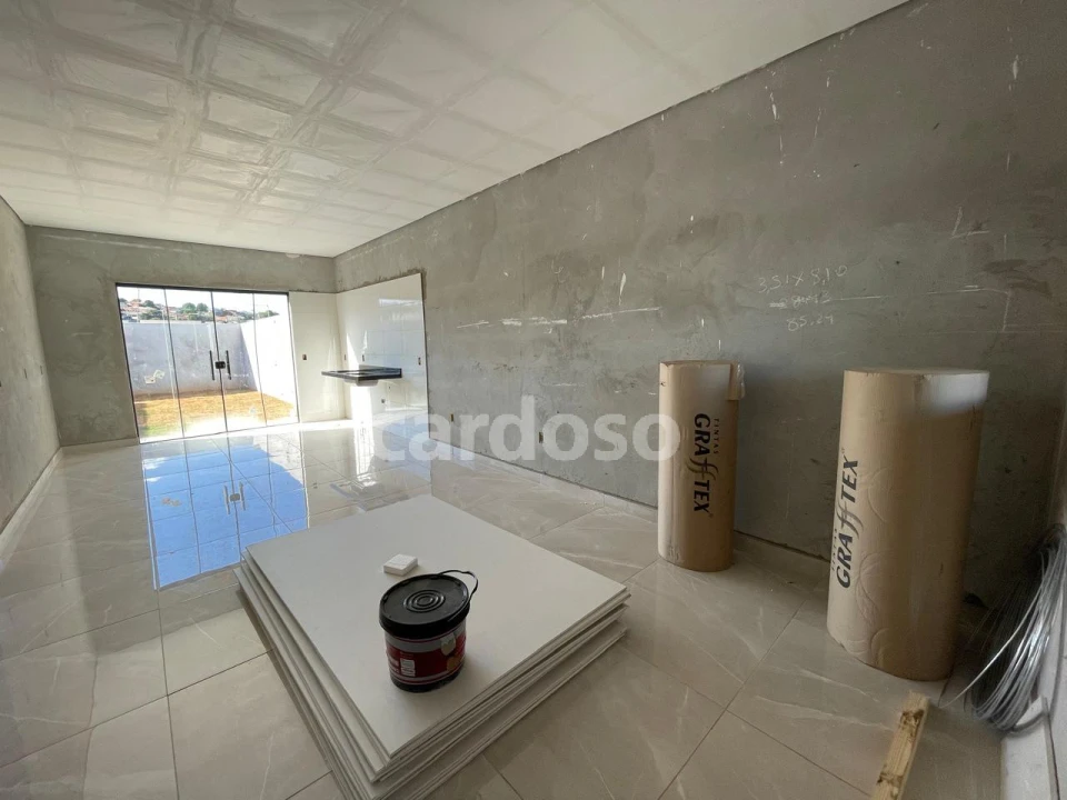 CASA À VENDA EM IBIPORÃ COM 2 QUARTOS POR 360.000,00