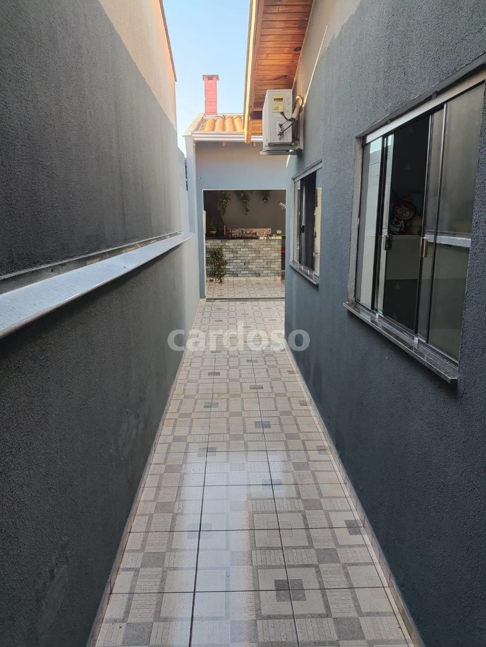 Casa à venda com 2 quartos e 2 vagas - Ibiporã - PR