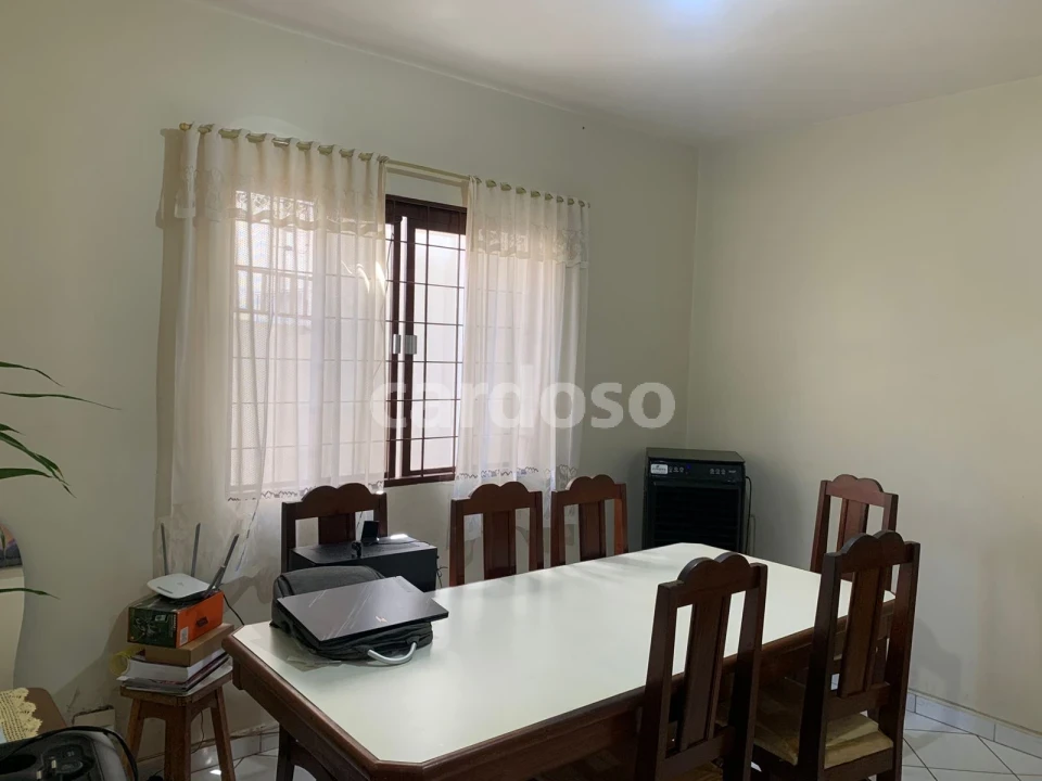 Imagens do imóveis Casa no centro com 4 quartos à venda por R$ 895.000 - Ibiporã/PR