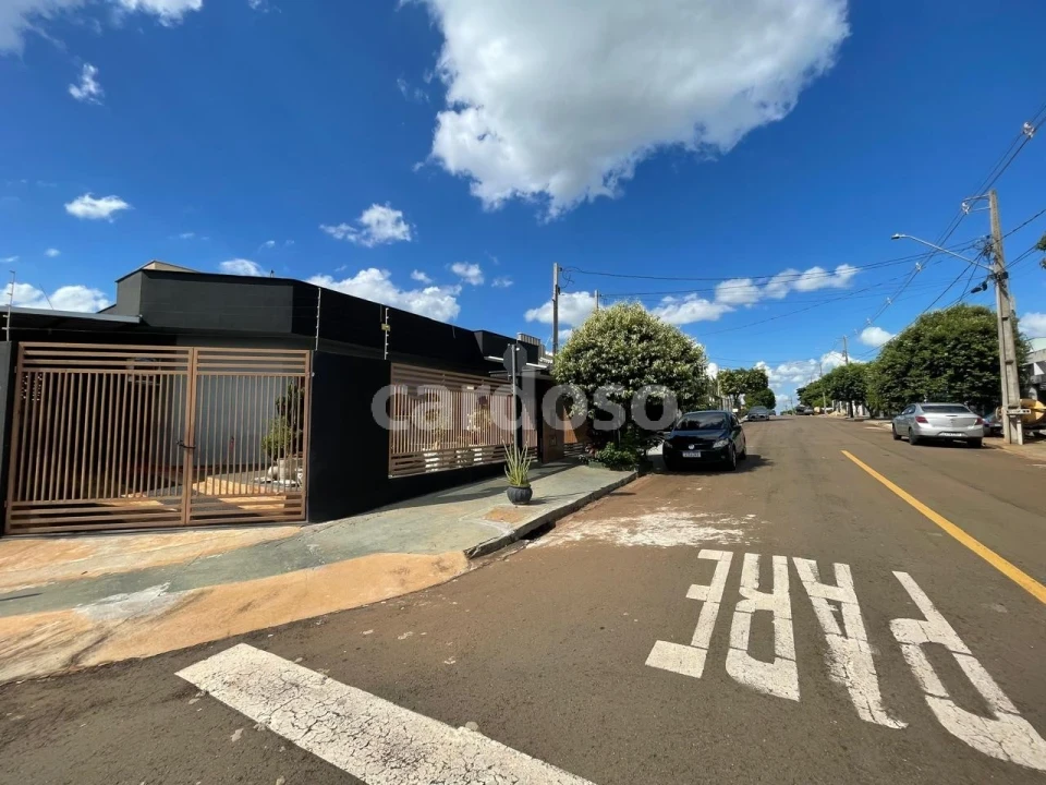 Imagens do imóveis VENDO – TROCO - CASA NO JD CINQUENTENARIO – IBIPORÃ – R$ 410.000,00