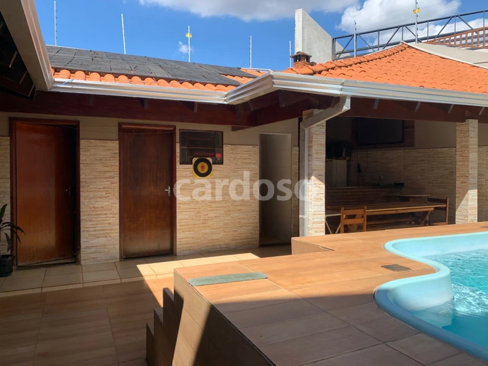 Imagens do imóveis Casa no centro com 4 quartos à venda por R$ 895.000 - Ibiporã/PR