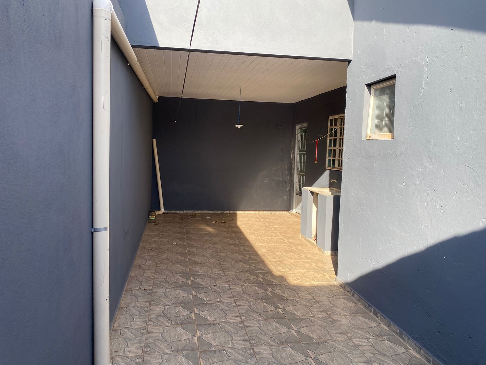 Casa com 3 dormitórios à venda por R$ 330.000,00 - Maria Cecilia Serrano - Londrina/PR