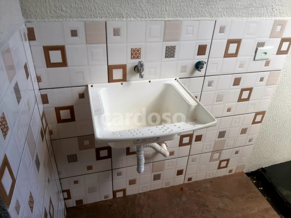 CASA COM 1 SUÍTE E 1 QUARTO PARA LOCAÇÃO - BELTRÃO - IBIPORÃ/PR