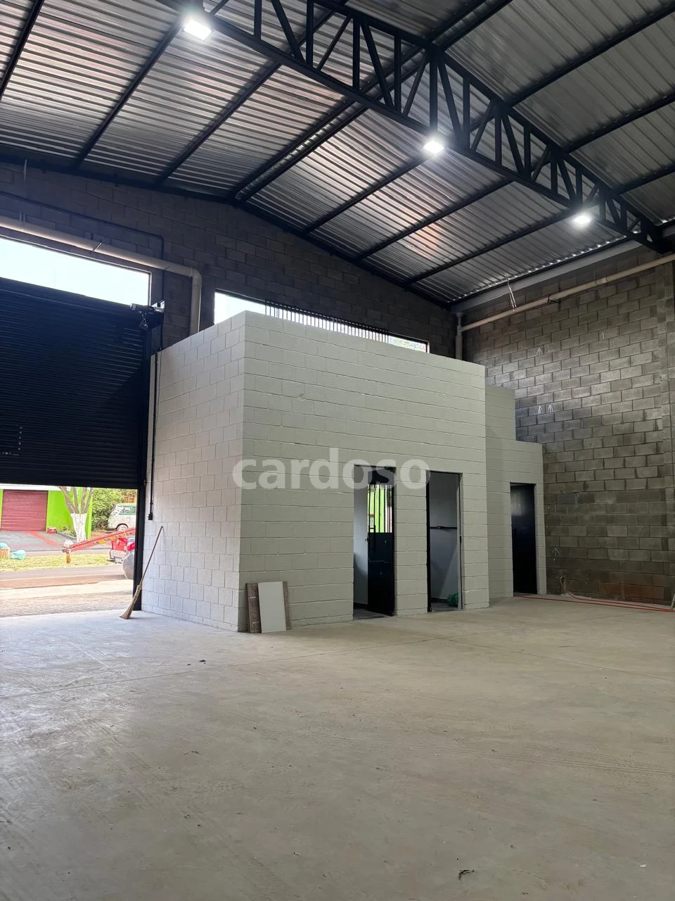 Imagens do imóveis EXCELENTE OPORTUNIDADE COMERCIAL EM IBIPORÃ!