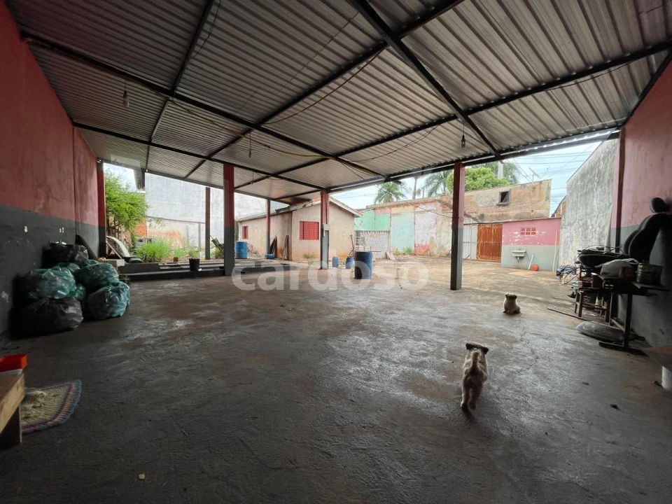 VENDO IMÓVEL COMERCIAL COM POTENCIAL DE EXPANSÃO – LOCALIZAÇÃO ESTRATÉGICA