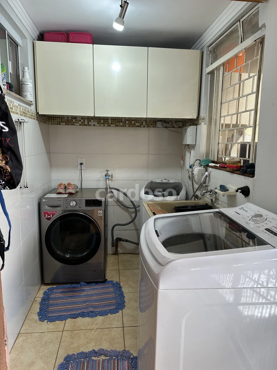 Imóvel com duas casas independentes, energia solar e churrasqueira – Jardim Ideal, Londrina/PR