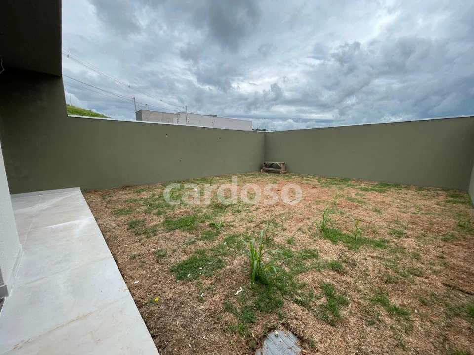 CASA À VENDA EM IBIPORÃ COM 2 QUARTOS POR 365.000,00