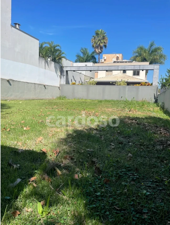 Imagens do imóveis Terreno à venda no Condomínio Royal Forest – 300m² – Londrina/PR