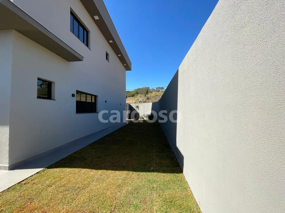 Imagens do imóveis SOBRADO NOVO COM SUÍTE A VENDA POR R$ 550.000,00 – PARQUE DO VALE – IBIPORÃ/PR