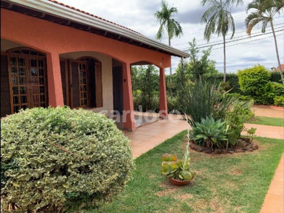 CASA COM 4 QUARTOS E ÁREA GOURMET À VENDA - VILA ROMANA - IBIPORÃ/PR