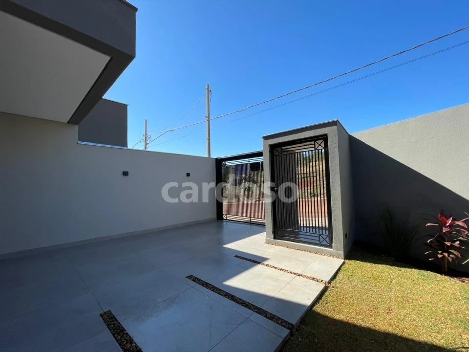 Imagens do imóveis SOBRADO NOVO COM SUÍTE A VENDA POR R$ 550.000,00 – PARQUE DO VALE – IBIPORÃ/PR