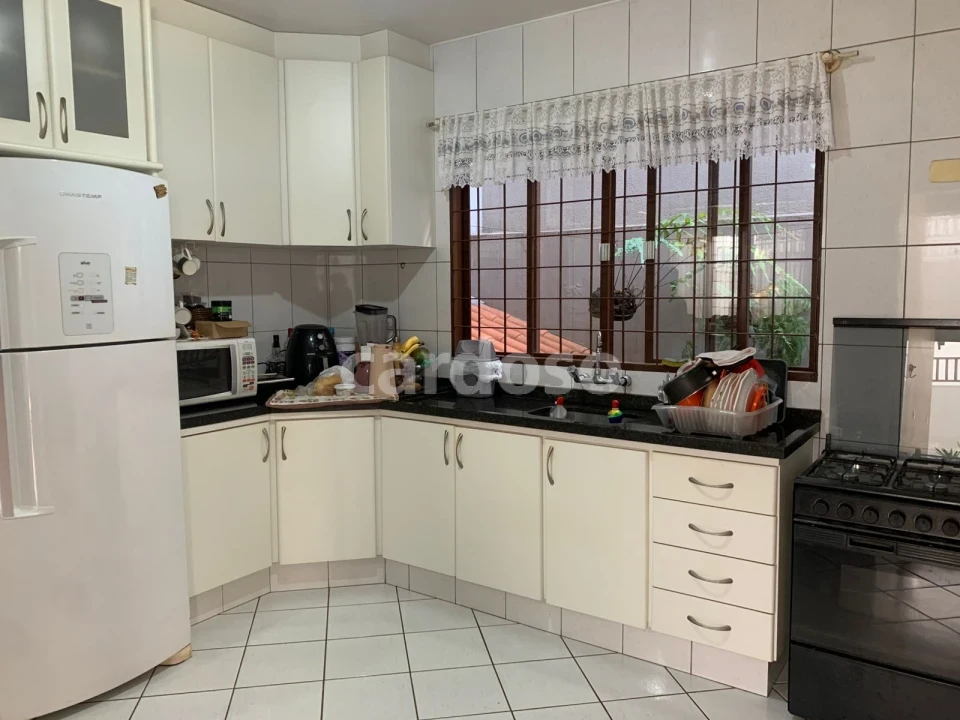 Imagens do imóveis Casa no centro com 4 quartos à venda por R$ 895.000 - Ibiporã/PR