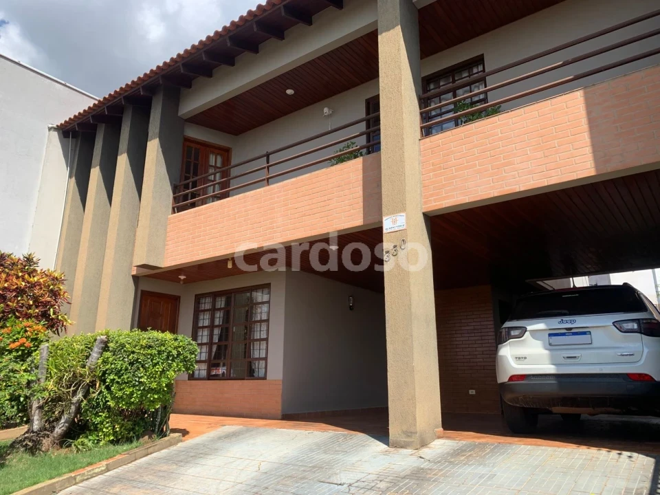 Imagens do imóveis Casa no centro com 4 quartos à venda por R$ 895.000 - Ibiporã/PR