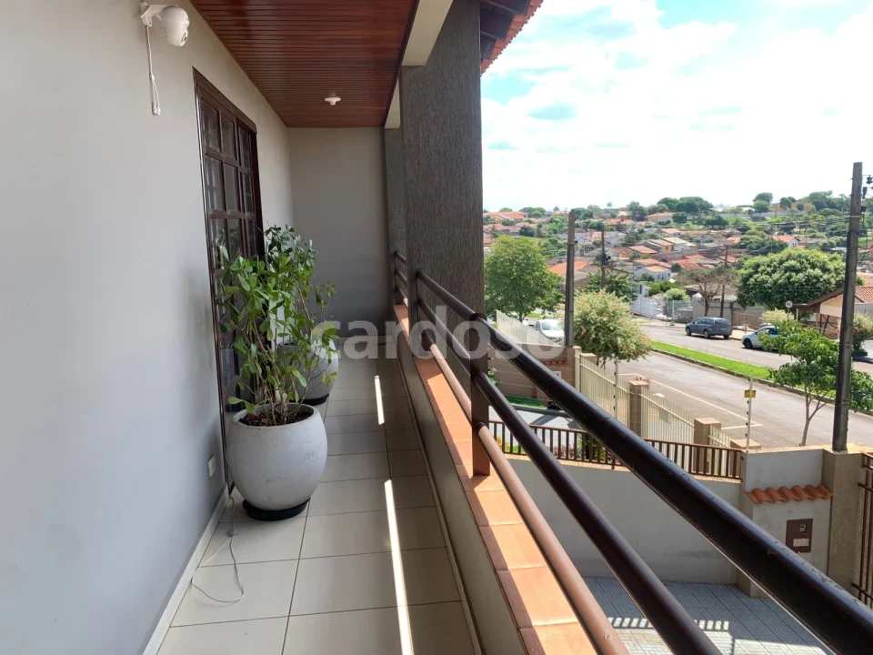 Imagens do imóveis Casa no centro com 4 quartos à venda por R$ 895.000 - Ibiporã/PR