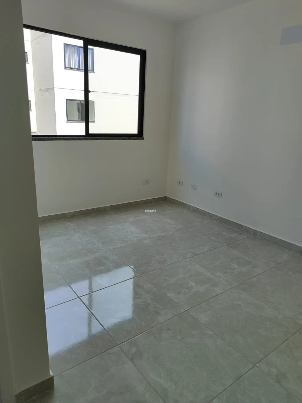 Apartamento com 2 dormitórios para locação, 43 m² por R$ 900 – Semiramis – Londrina/PR