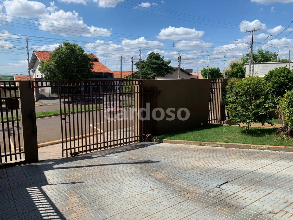 Imagens do imóveis Casa no centro com 4 quartos à venda por R$ 895.000 - Ibiporã/PR