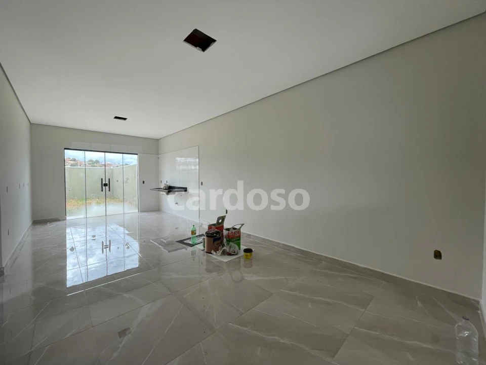 CASA À VENDA EM IBIPORÃ COM 2 QUARTOS POR 365.000,00