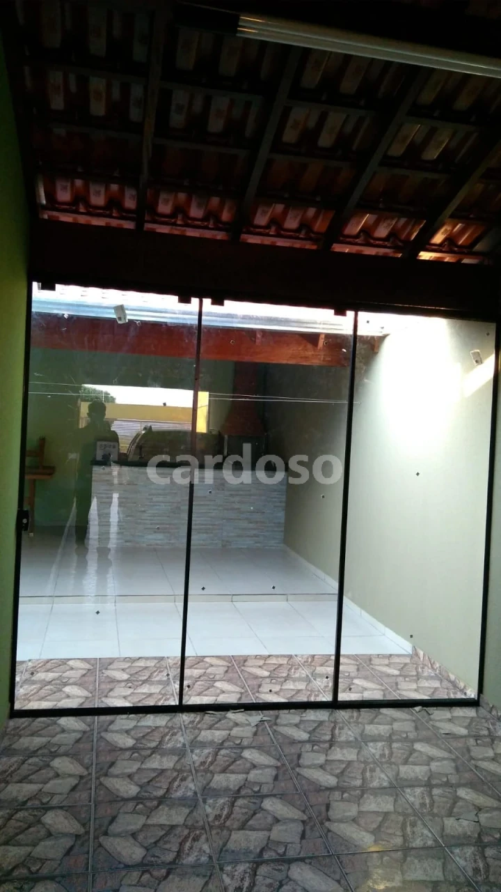 Casa à venda com 2 quartos e edícula – Jardim Canaã