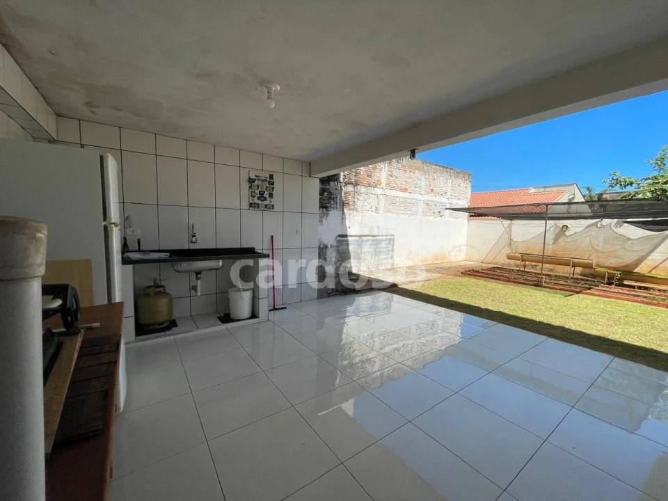 VENDE-SE CASA COM 3 QUARTOS (1 SUÍTE) – VILA ROMANA | IBIPORÃ/PR