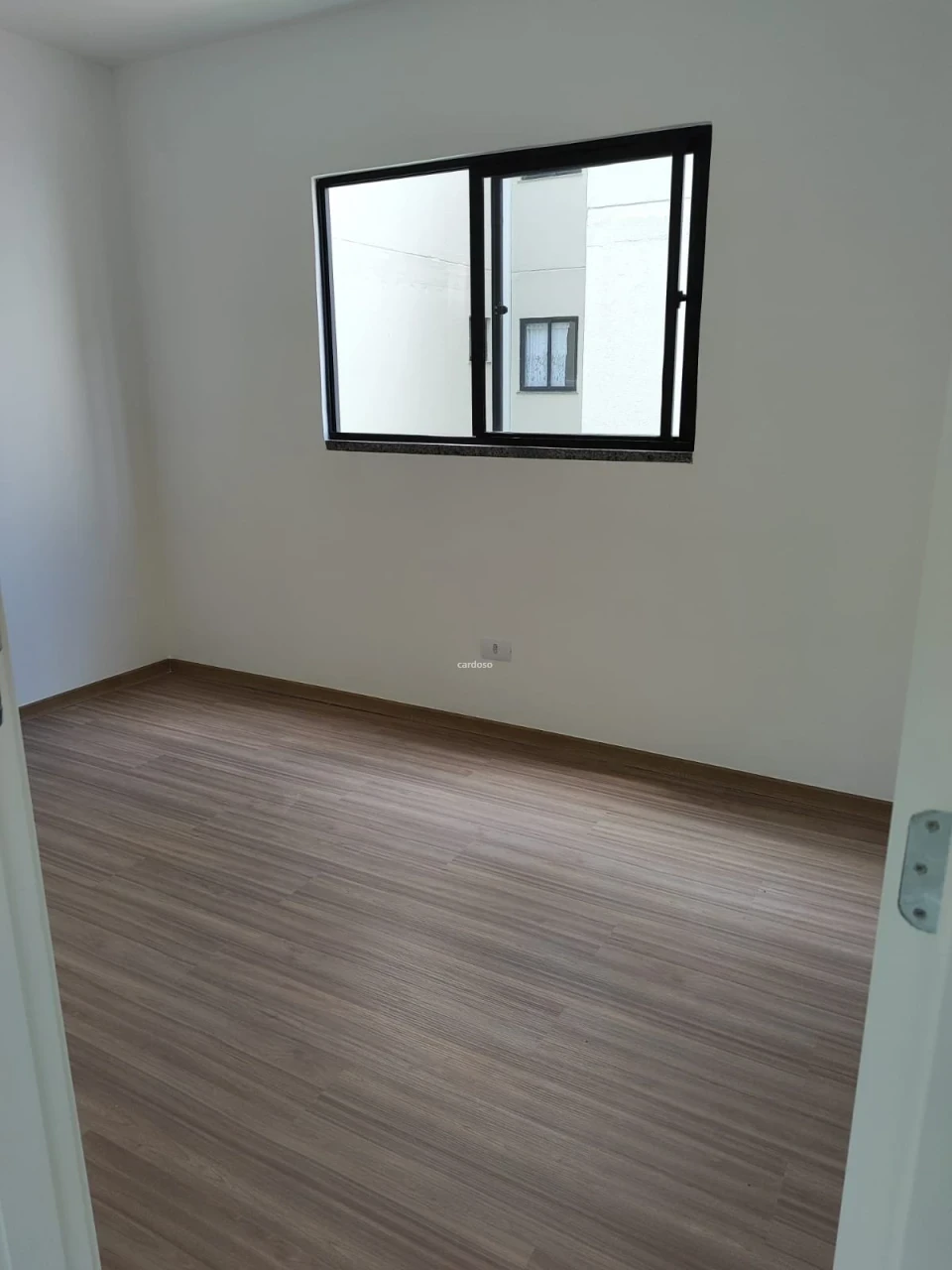 Apartamento com 2 dormitórios para locação, 43 m² por R$ 900 – Semiramis – Londrina/PR