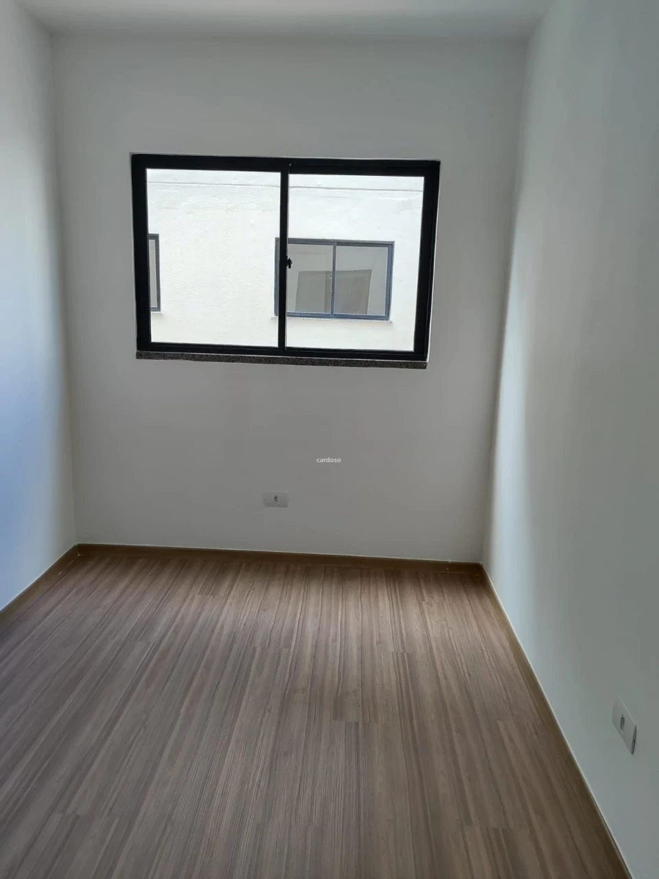 Apartamento com 2 dormitórios para locação, 43 m² por R$ 900 – Semiramis – Londrina/PR