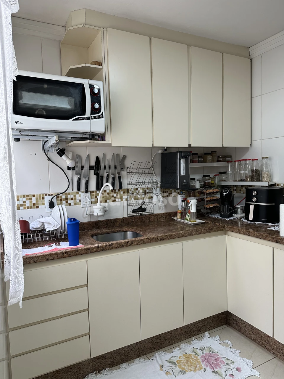 Imóvel com duas casas independentes, energia solar e churrasqueira – Jardim Ideal, Londrina/PR