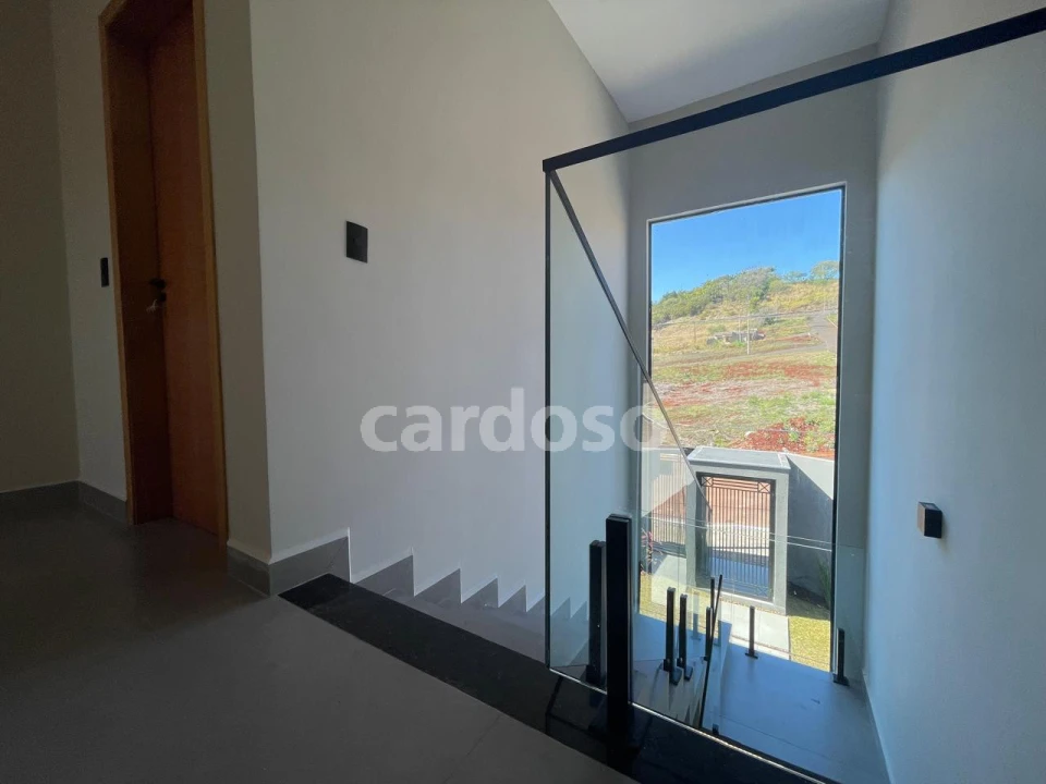 Imagens do imóveis SOBRADO NOVO COM SUÍTE A VENDA POR R$ 550.000,00 – PARQUE DO VALE – IBIPORÃ/PR