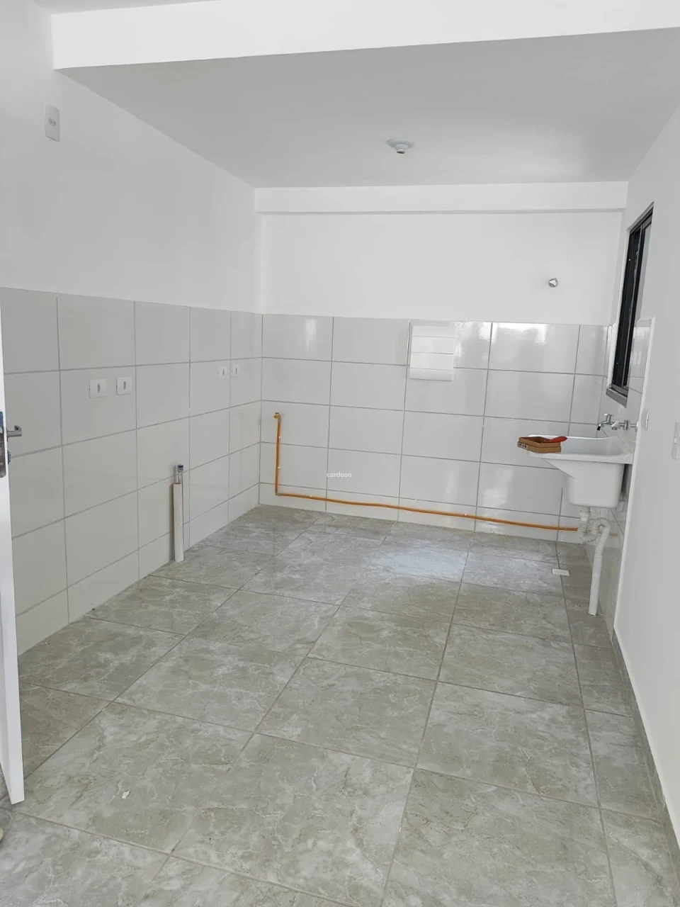 Apartamento com 2 dormitórios para locação, 43 m² por R$ 900 – Semiramis – Londrina/PR