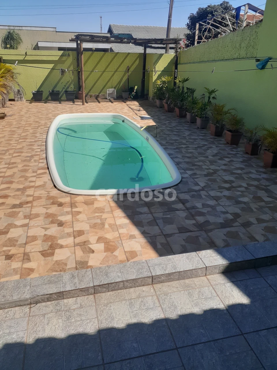 CASA COM PISCINA À VENDA – JARDIM PLANALTO – ZONA NORTE – LONDRINA/PR
