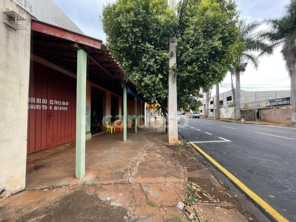 VENDO IMÓVEL COMERCIAL COM POTENCIAL DE EXPANSÃO – LOCALIZAÇÃO ESTRATÉGICA