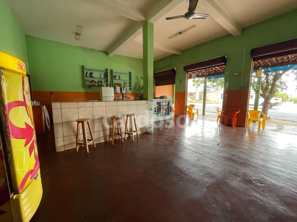 VENDO IMÓVEL COMERCIAL COM POTENCIAL DE EXPANSÃO – LOCALIZAÇÃO ESTRATÉGICA