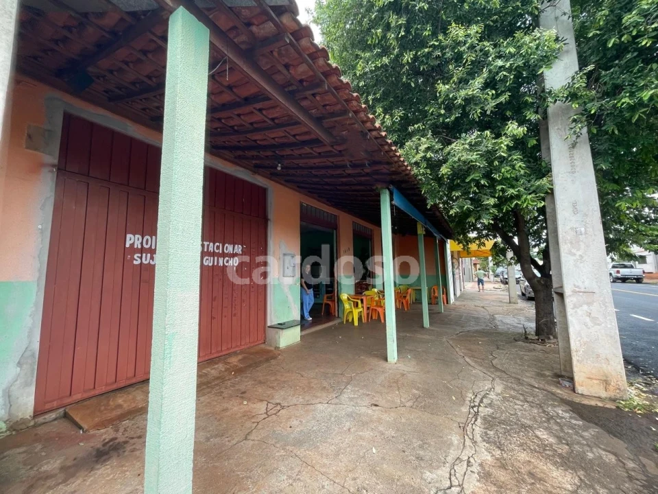 VENDO IMÓVEL COMERCIAL COM POTENCIAL DE EXPANSÃO – LOCALIZAÇÃO ESTRATÉGICA