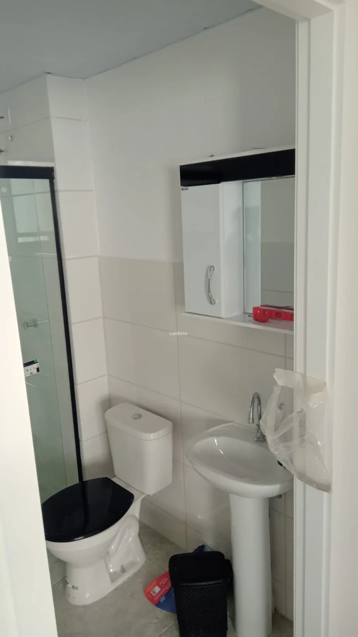 Apartamento com 2 dormitórios para locação, 43 m² por R$ 900 – Semiramis – Londrina/PR