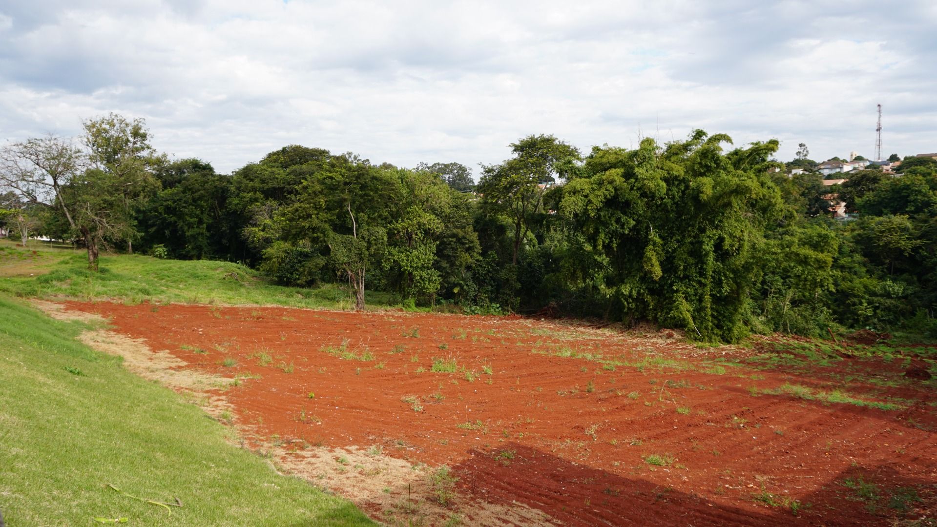 Imagens do imóveis Terreno Bandeirantes