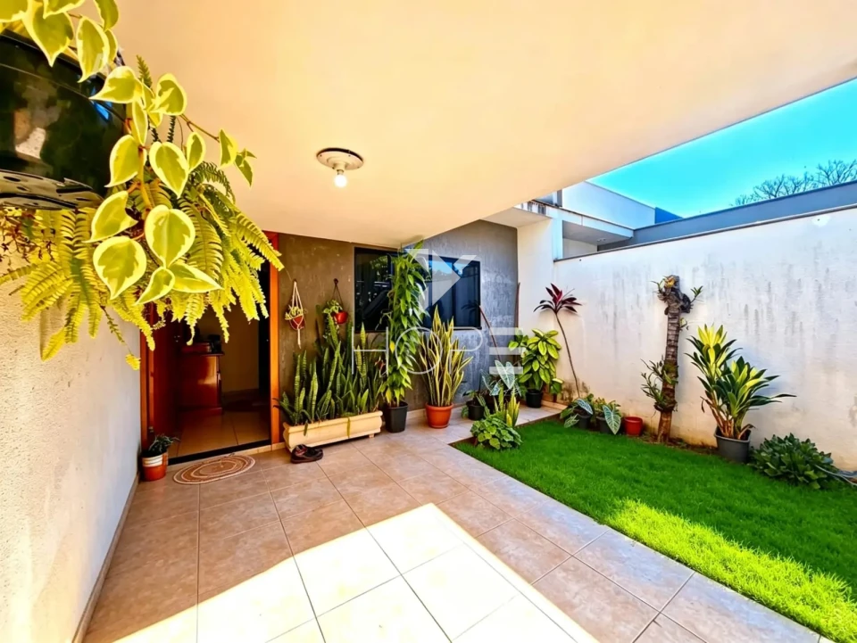 Imagens do imóveis Casa geminada à venda - 81 m² - 3 quartos - 1 suíte - Jardim Montecatini - Região Leste - Londrina PR