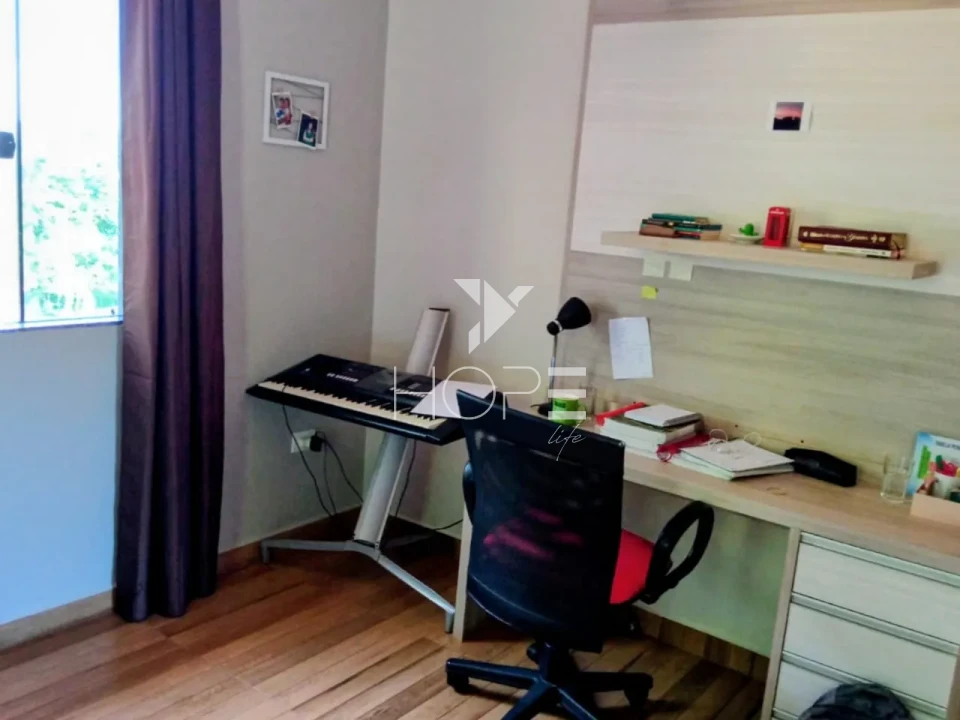 Imagens do imóveis Chácara à venda com 17.000m² - 5 quartos - 4 banheiros - 10 vagas - Estrada do Limoeiro - Londrina PR