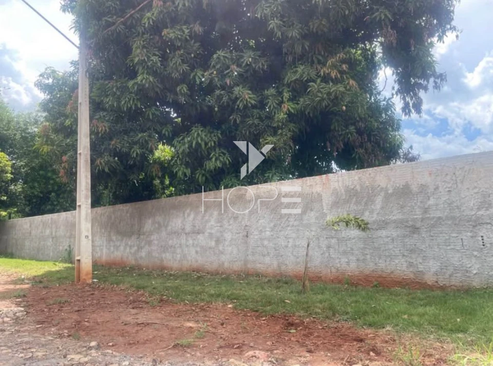 Imagens do imóveis Terreno à venda na beira do Rio Tibagi com 4.250 m² – Jataizinho/PR