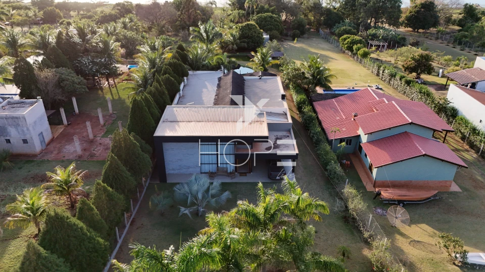 Imagens do imóveis Condomínio Riviera do Poente – Chácara Molhada porteira fechada À venda  – 4 suítes – 5 vagas – 2.600 m² – Alvorada do Sul/PR