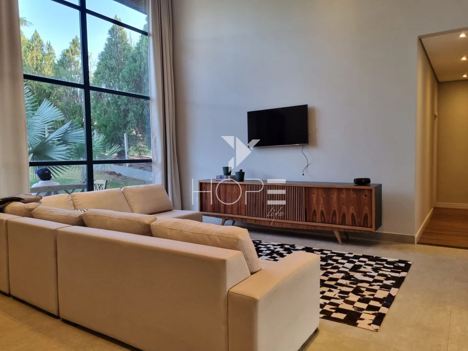 Imagens do imóveis Condomínio Riviera do Poente – Chácara Molhada porteira fechada À venda  – 4 suítes – 5 vagas – 2.600 m² – Alvorada do Sul/PR