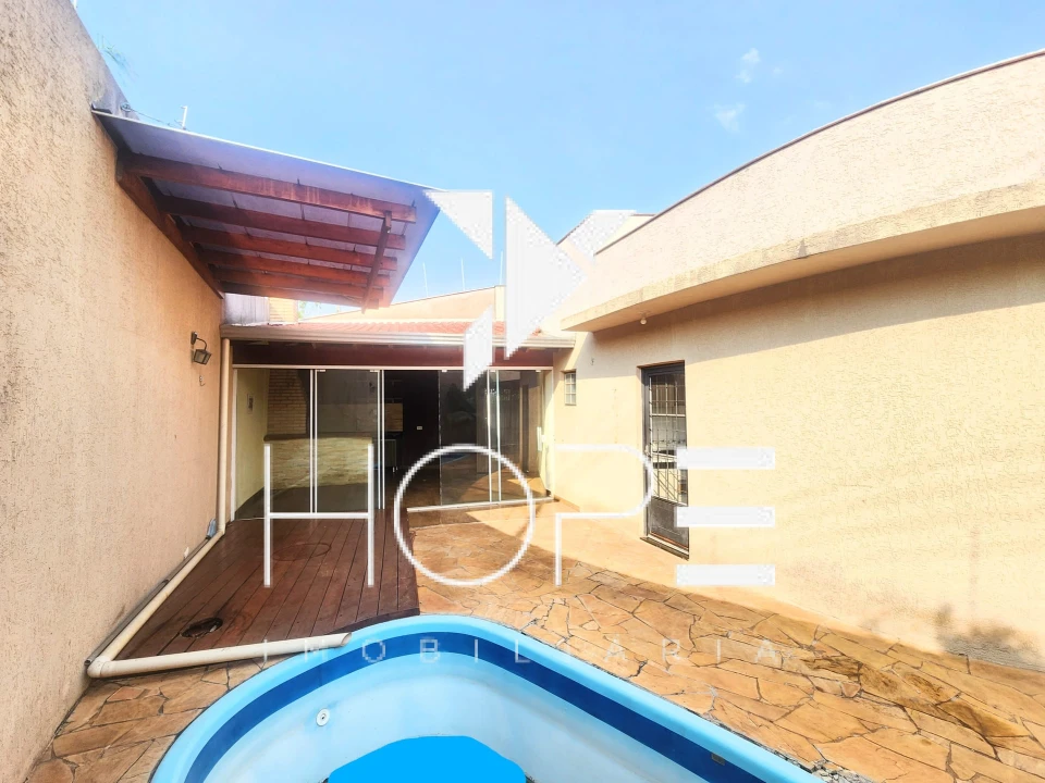 CASA  DE 150 m² A VENDA NA AVENIDA  DAS NACOES