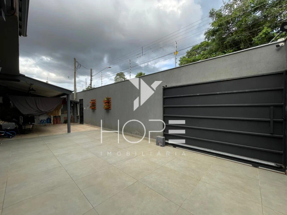 Sobrado à Venda com Energia Solar – 178m² Intern – 4 Quartos (1 Suíte) – Monte Belo – Zona Sul – Londrina/PR