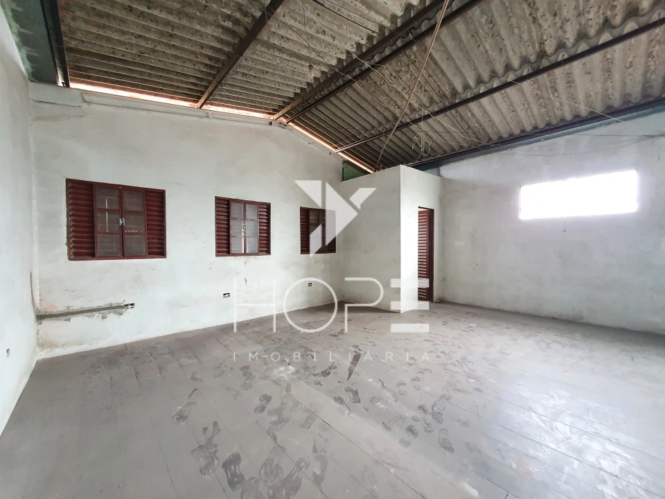 Imagens do imóveis Casa com 3 Quartos + Galpão Comercial à Venda – 285,66 m² – Conj. Hab. Santiago II – Londrina/PR