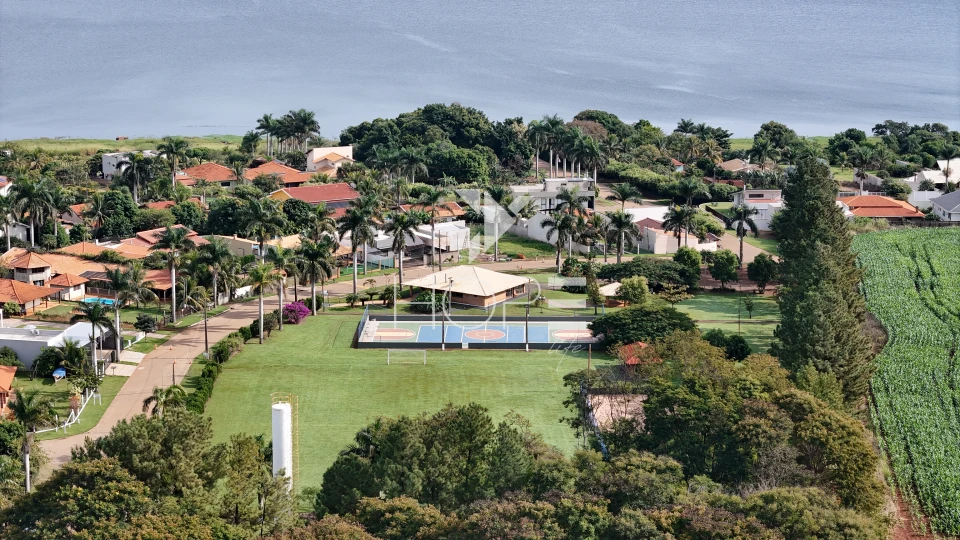 Imagens do imóveis Condomínio Riviera do Poente - chácara à venda com 1.300 m² - 2 quartos - 1 suíte - 4 vagas -  piscina - Alvorada do Sul PR