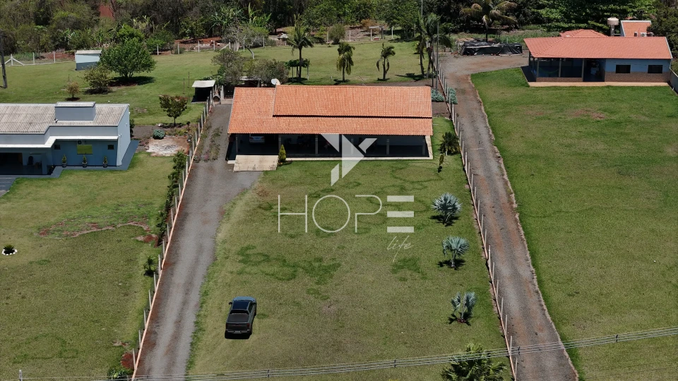 Imagens do imóveis Chácara à venda com 10.278 m² - 3 quartos - 2 banheiros - Rodovia Engenheiro Ângelo Lopes - Ibiporã PR