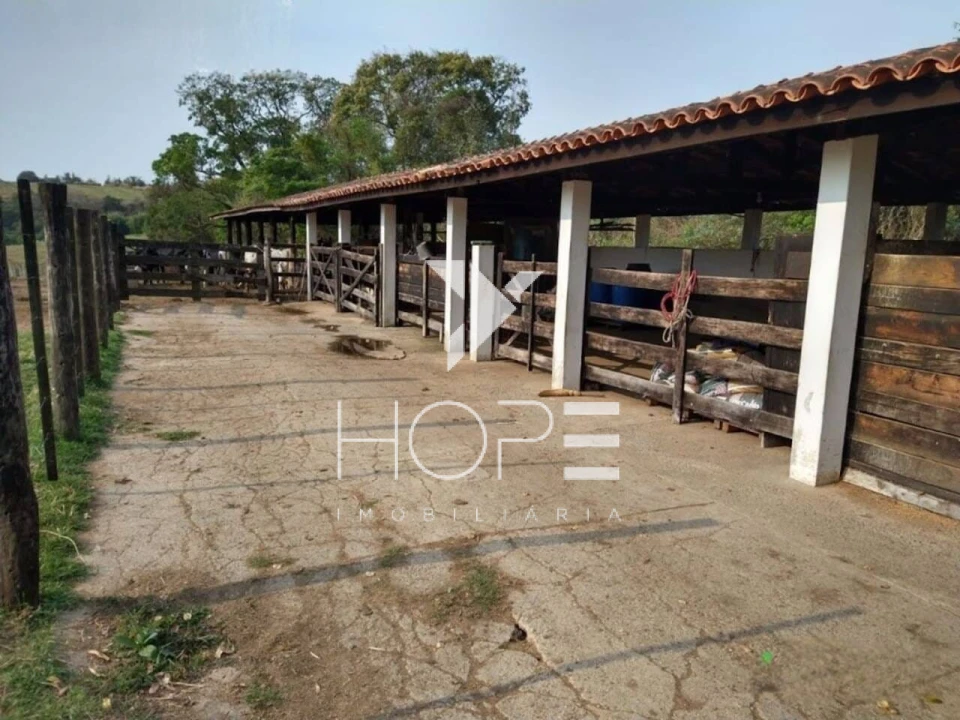 Sítio à venda – 25 alqueires (605.000 m²) – Araçoiaba da Serra/SP