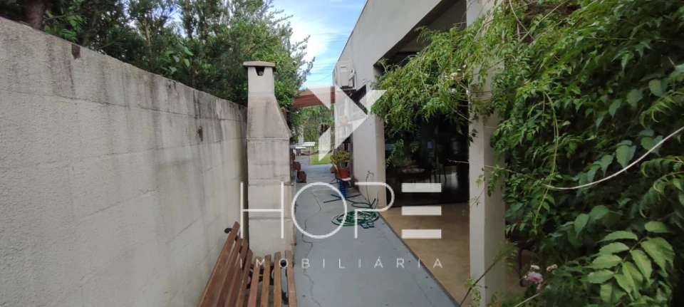 Casa à venda – 151 m² de área total – 72 m² privativos – Condomínio Estância Cabral – Cambé/PR